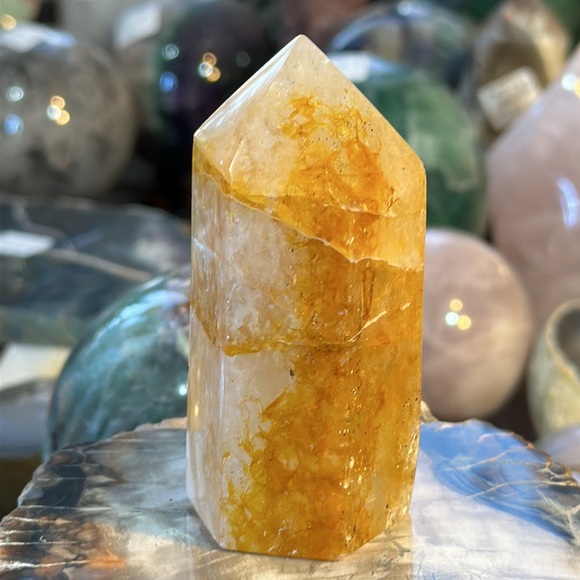 🔥SALE🔥 Golden Healer Crystal Tower With Sparkles And Rainbows! Watch The Video - Picture 7 of 9